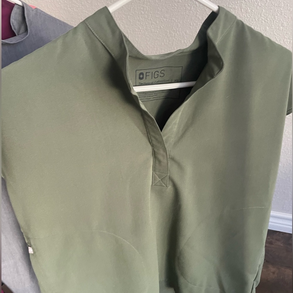 women's Moss Rafaela - Mandarin Collar Scrub Top - XS / Moss